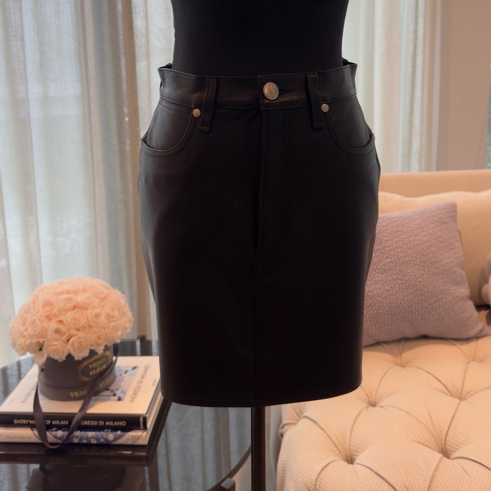 Rag and bone black leathe mini skirt.